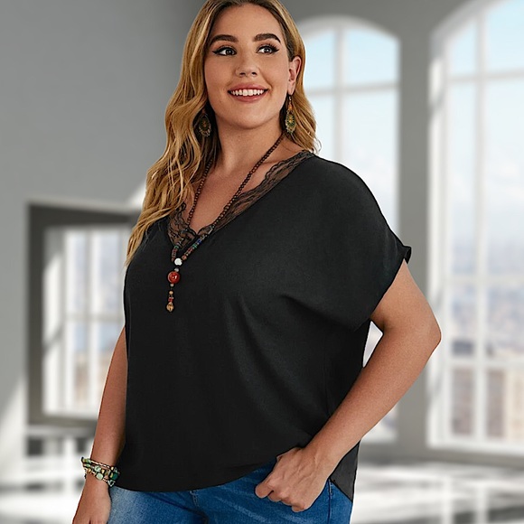 LACE ACCENT TOP - Picture 3 of 5